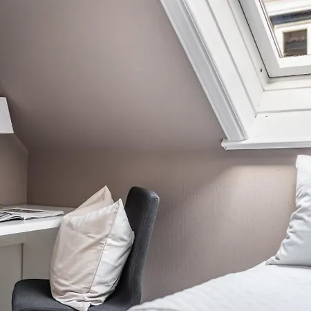 Dinbnb I On Of The I 400m To Bryggen And Floibanen