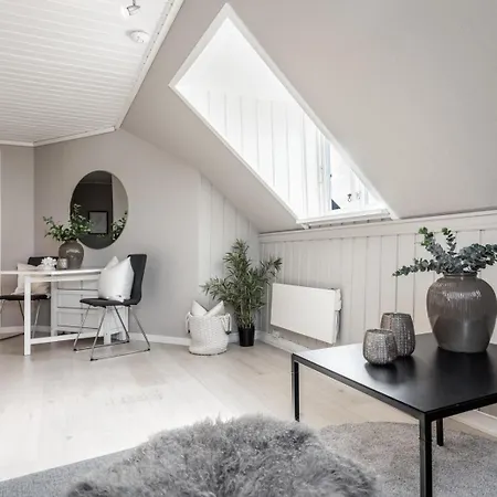 Dinbnb I On Of The I 400m To Bryggen And Floibanen